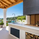 Magnificent Deluxe With Jacuzzi And Steam Villa