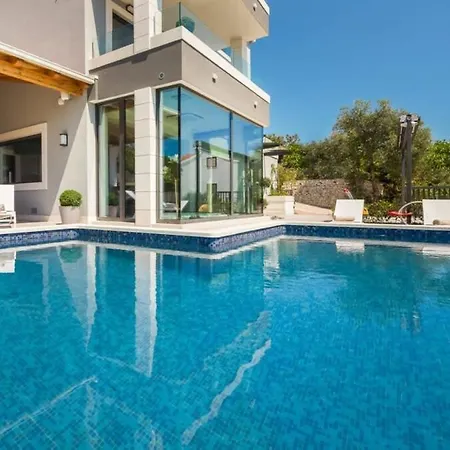 Magnificent Deluxe With Jacuzzi And Steam * تروغير